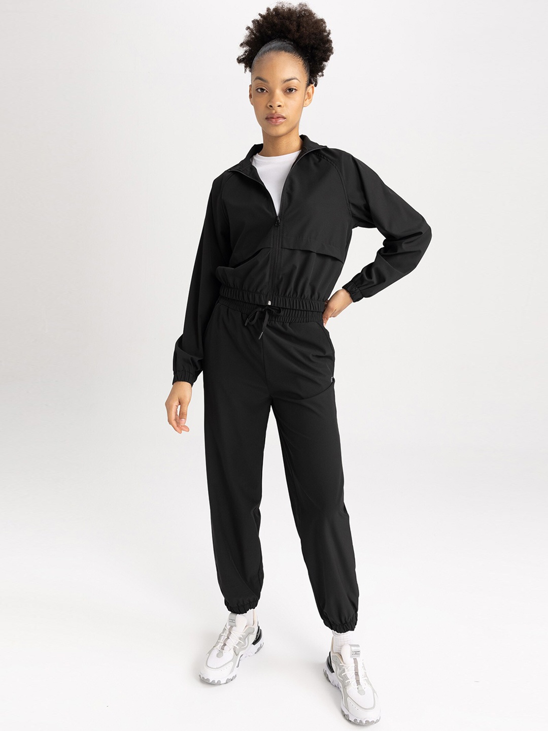 

DeFacto Women Mid Rise Drawstring Joggers, Black