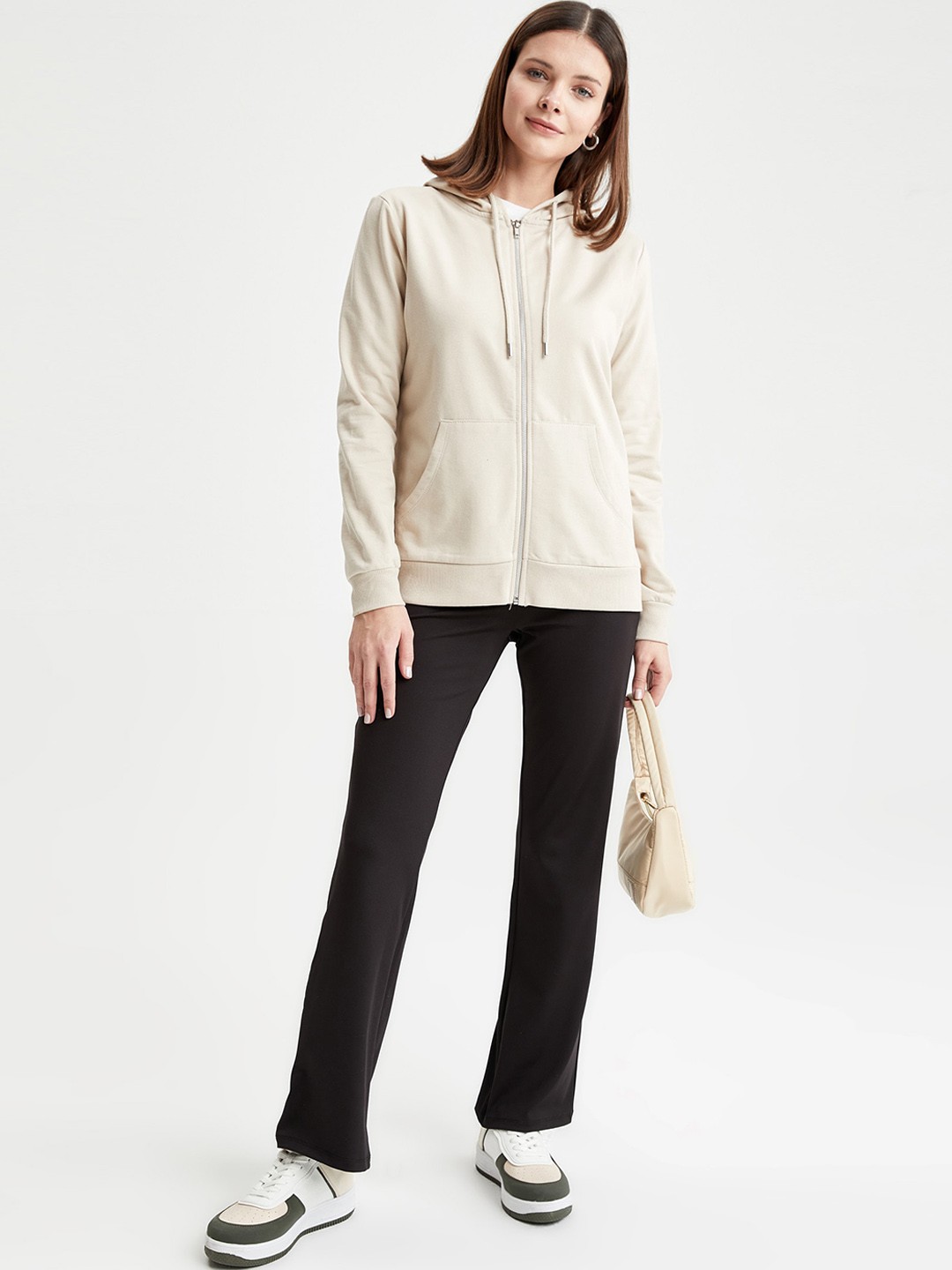 

DeFacto Women Mid-Rise Casual Knitted Parallel Trousers, Black