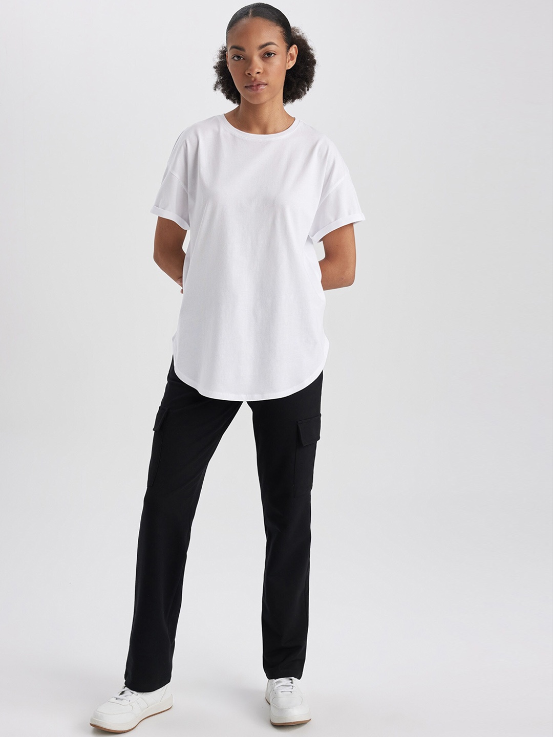 

DeFacto Women Mid-Rise Cargo Trousers, Black