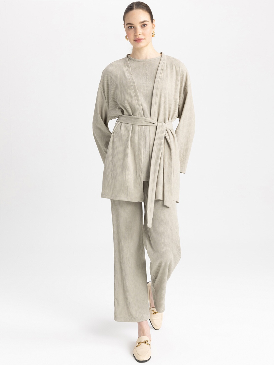 

DeFacto Women Mid-Rise Regular Trousers, Beige