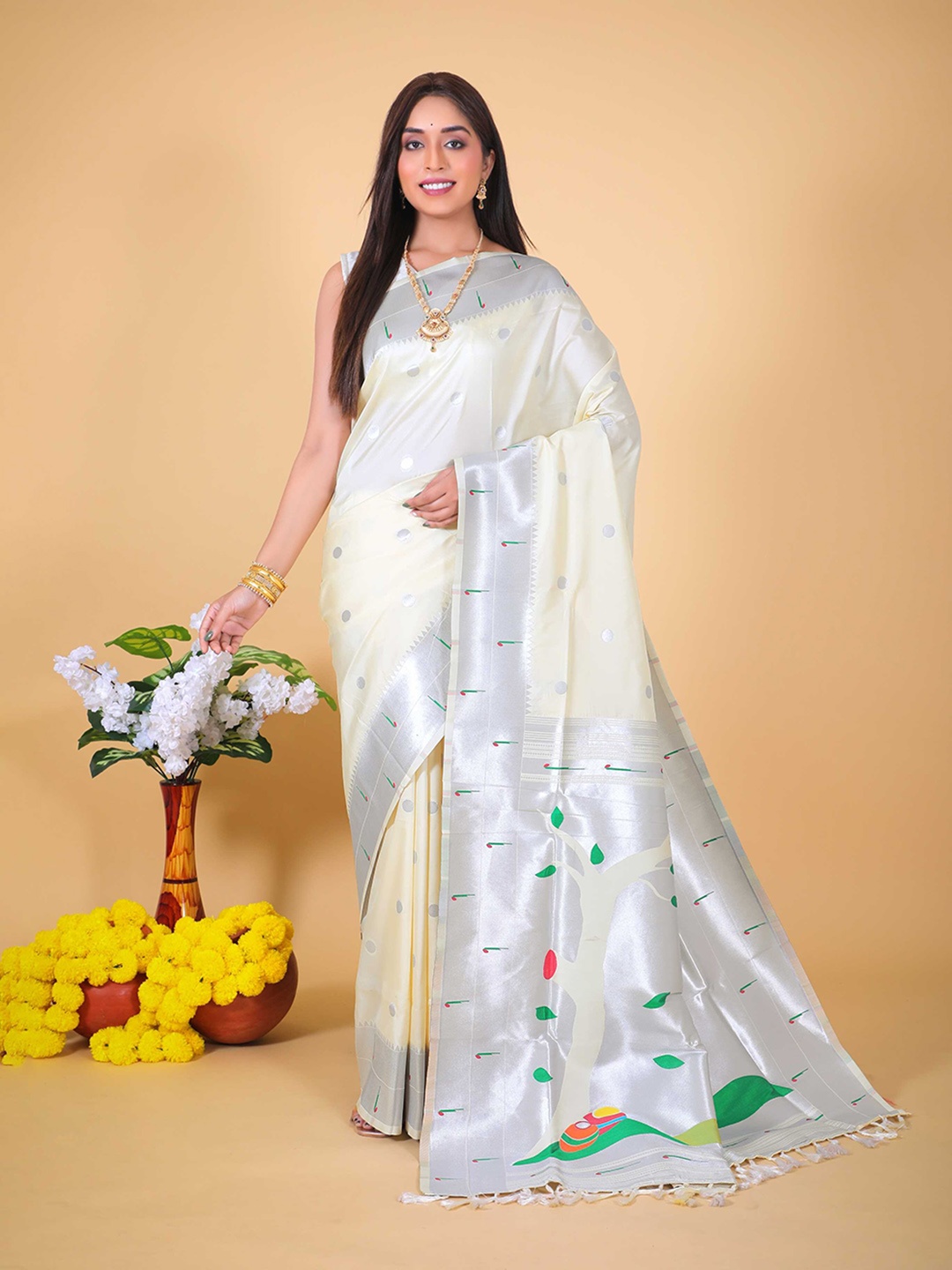 

Mitera White & Silver-Toned Geometric Woven Design Zari Paithani Saree