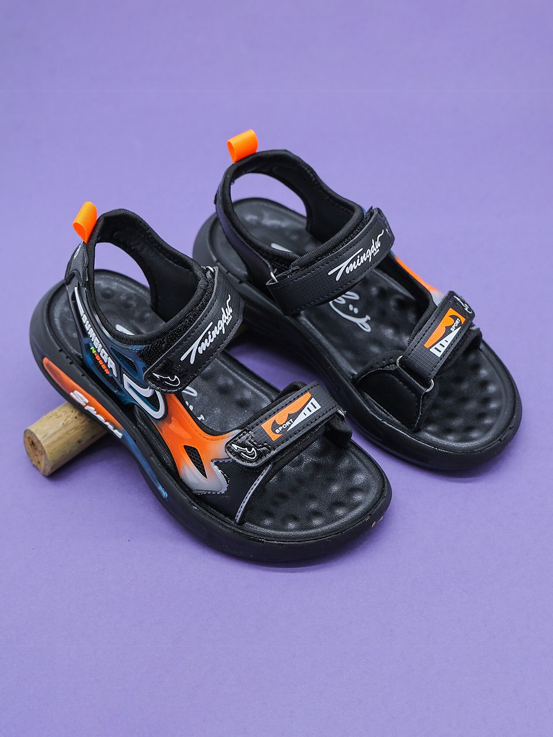 

FEETWELL SHOES Boys Printed Sports Sandals, Black