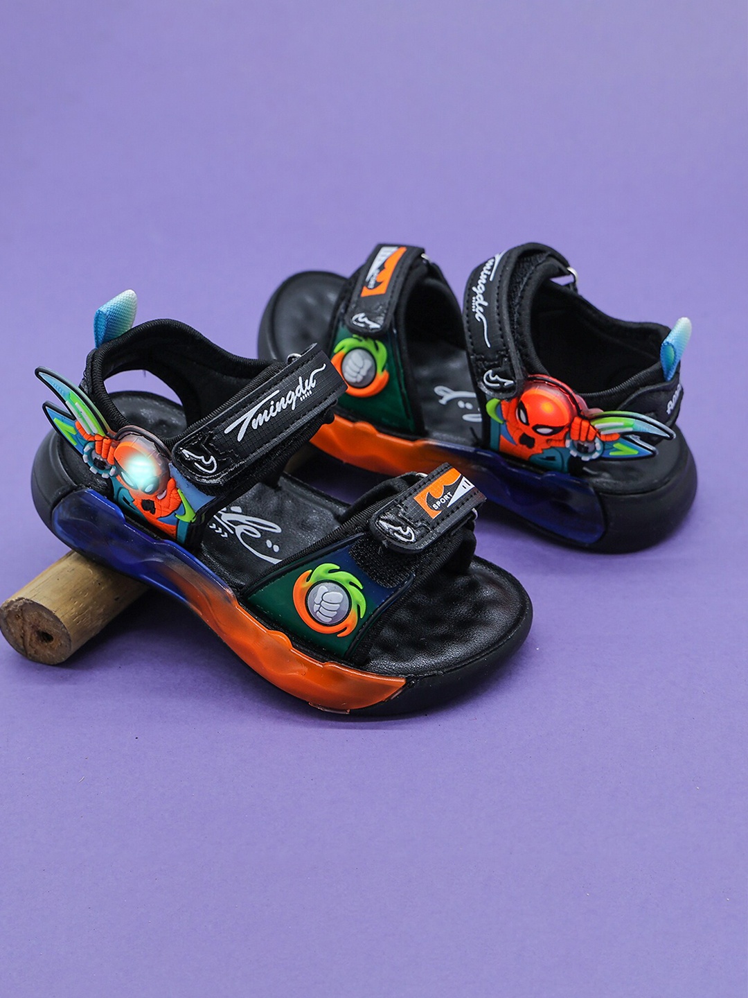 

FEETWELL SHOES Boys Printed Velcro Closure Sports Sandals, Black