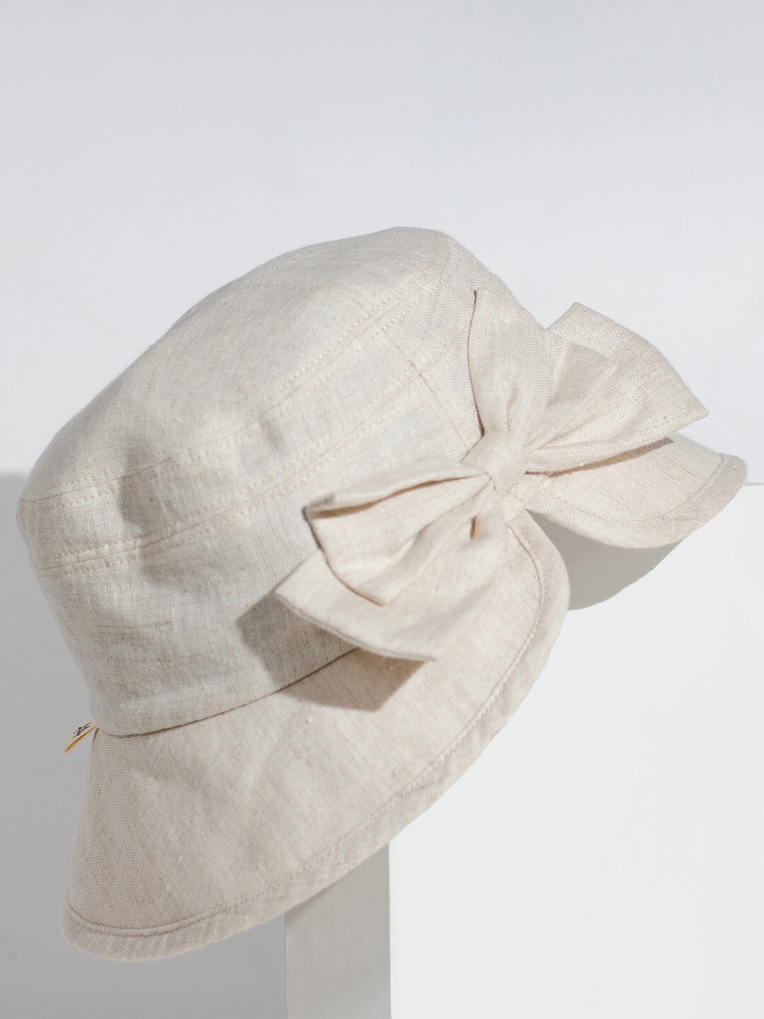 

The Mad Hatters Pure Linen Bow Hat, Off white