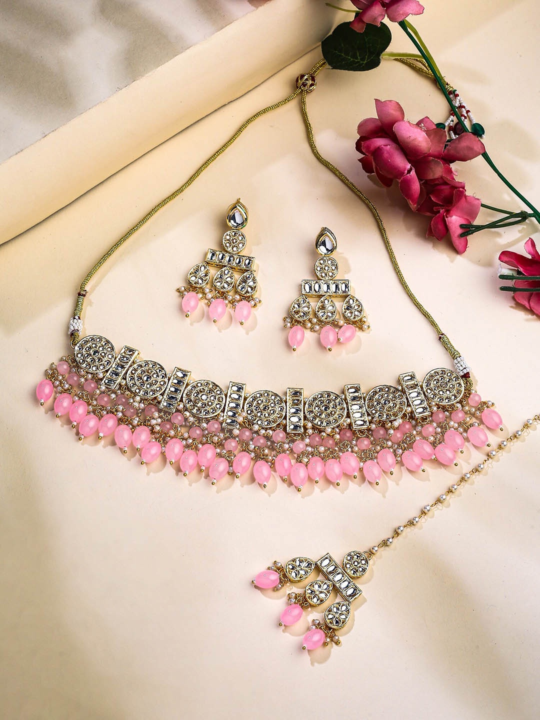 

Yellow Chimes Gold-Plated Kundan-Studded & Beaded Necklace & Earrings & Maang Tika