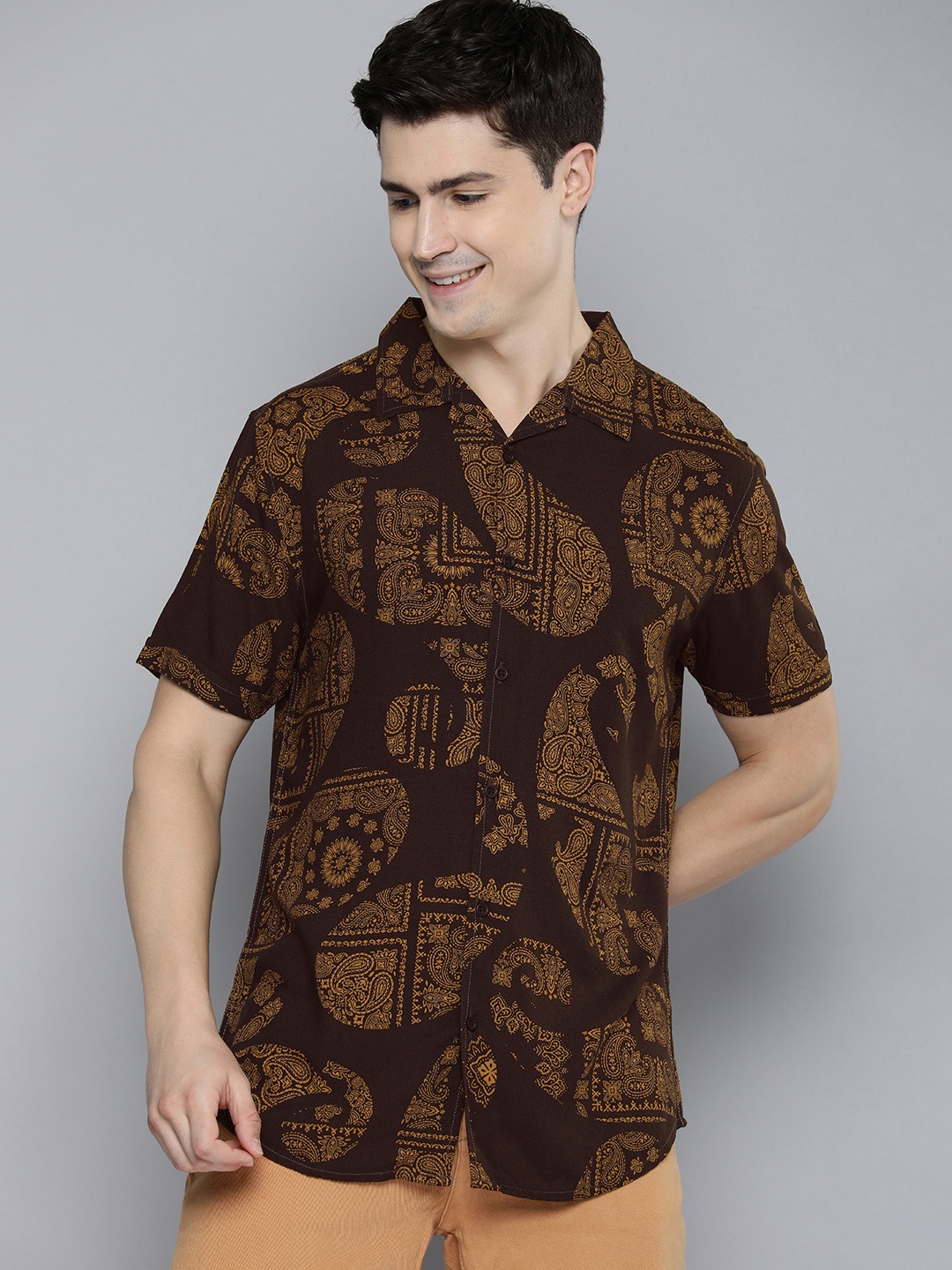 

HERE&NOW Men Slim Fit Ethnic Motifs Printed Cuban Collar Casual Shirt, Brown