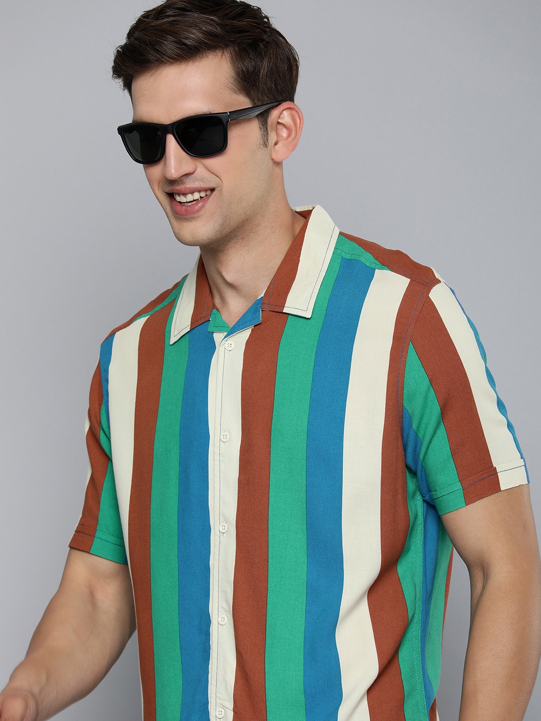 

HERE&NOW Men Slim Fit Multi Stripes Opaque Casual Shirt