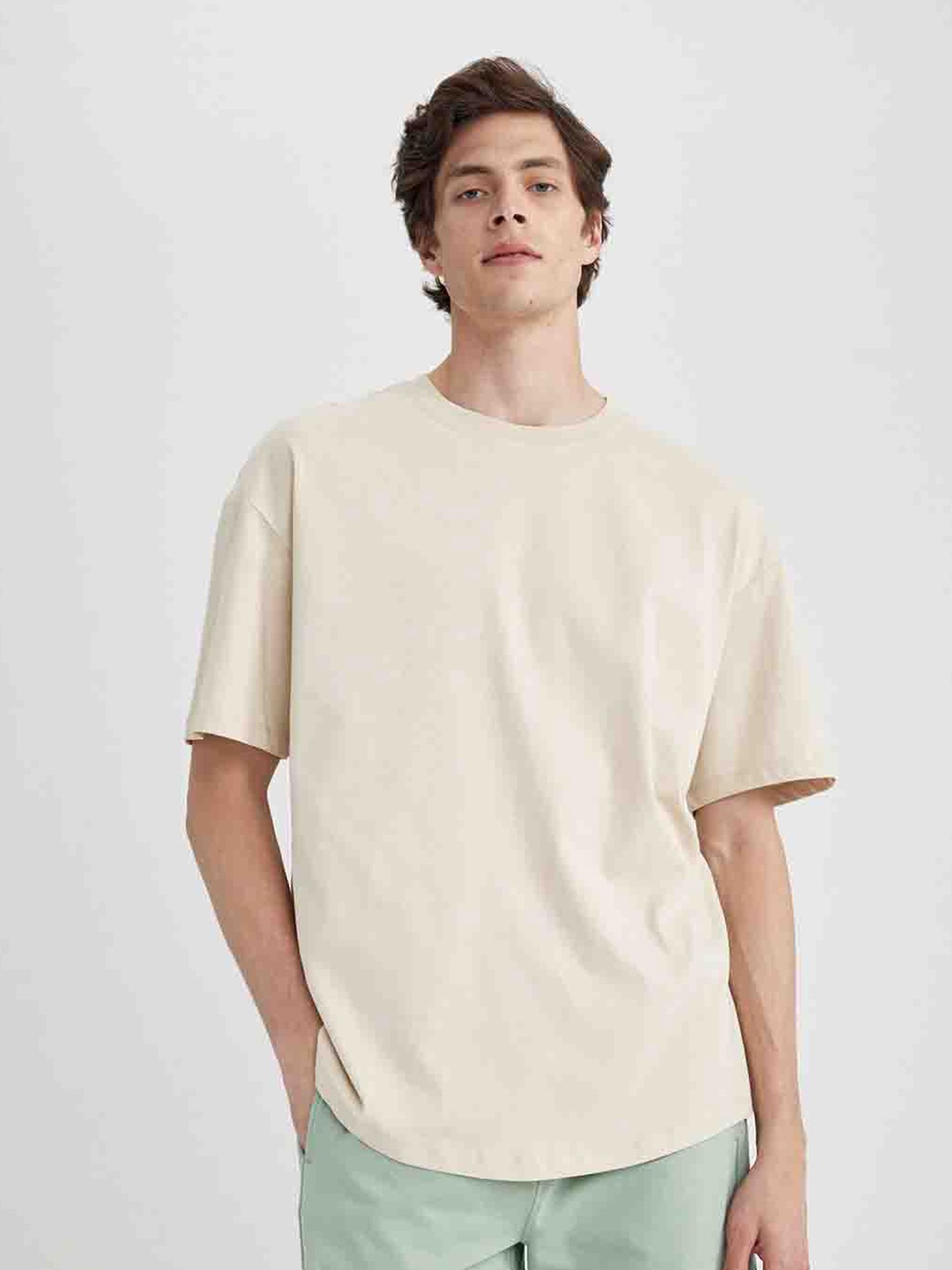 

DeFacto Round Neck Drop-Shoulder Sleeves Pure Cotton T-shirt, Cream