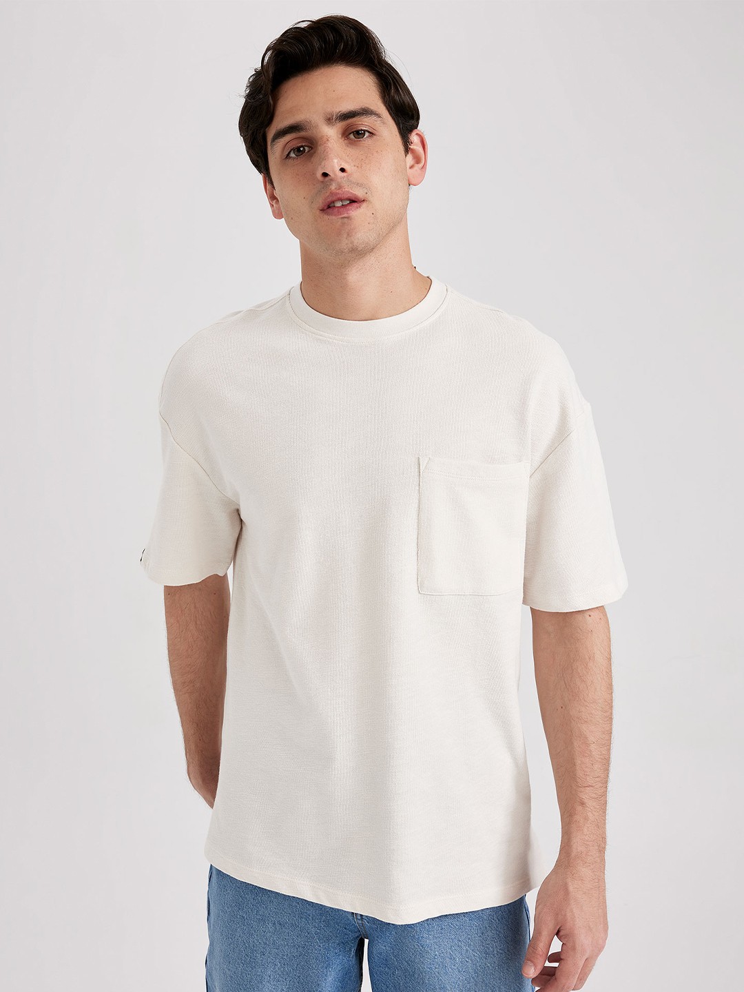

DeFacto Roud Neck Short Sleeves Casual T-shirt, White
