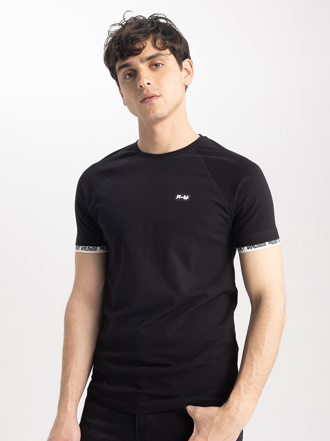 

DeFacto Round Neck Cotton T-shirt, Black