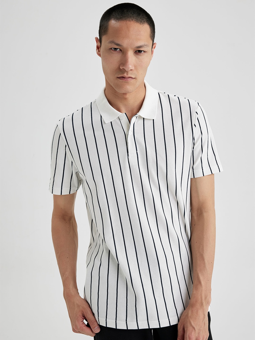 

DeFacto Striped Polo Collar Pure Cotton T-shirt, White