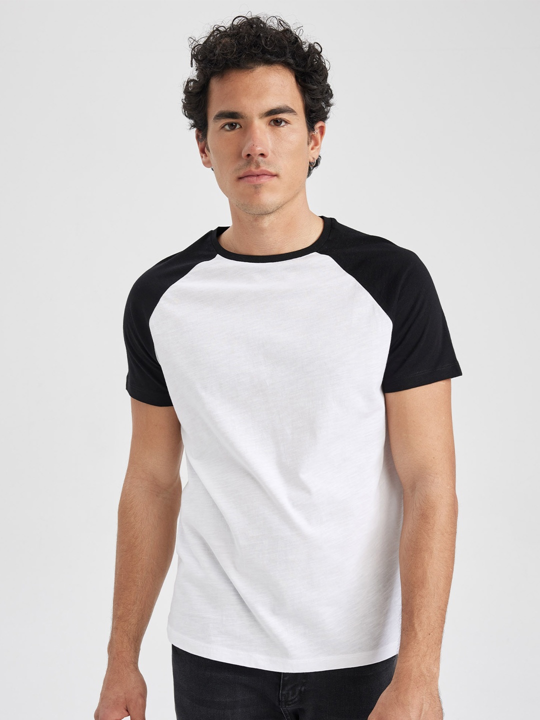 

DeFacto Round Neck Raglan Sleeves Pure Cotton T-shirt, White