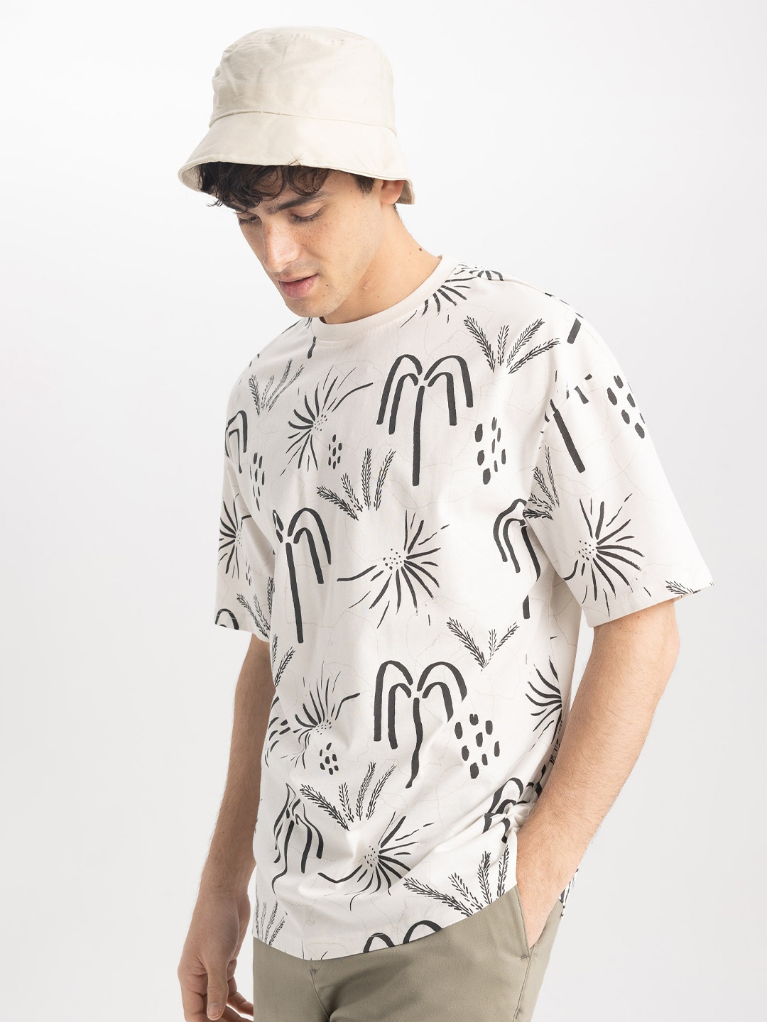 

DeFacto Tropical Printed Pure Cotton T-shirt, Cream