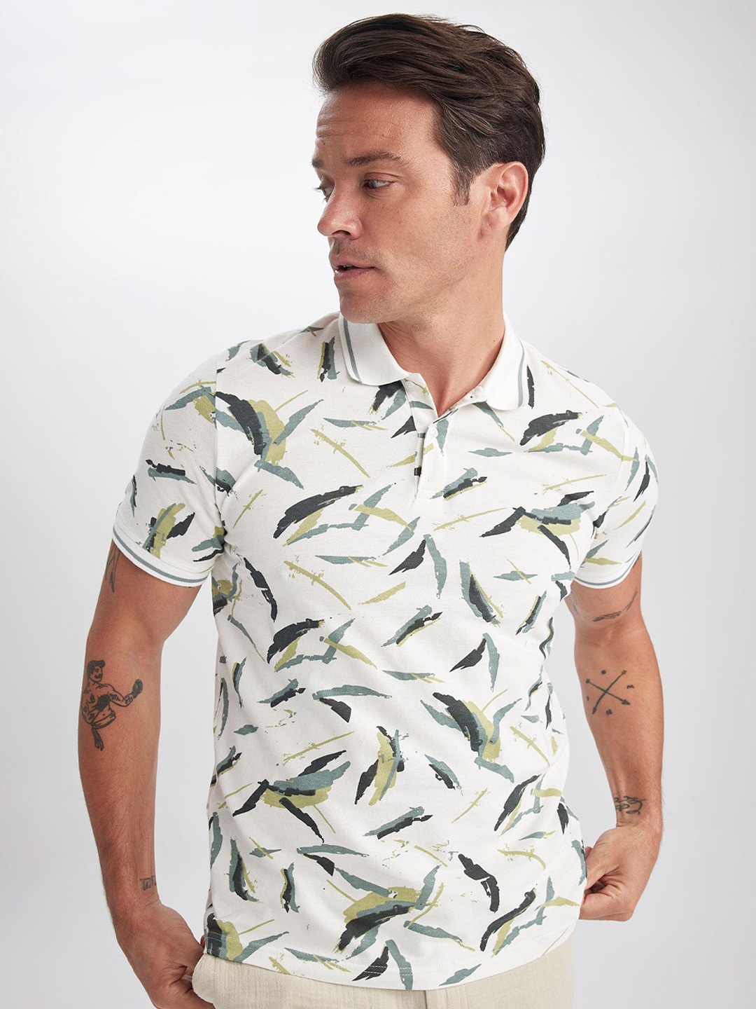 

DeFacto Printed Polo Collar Pure Cotton T-shirt, White