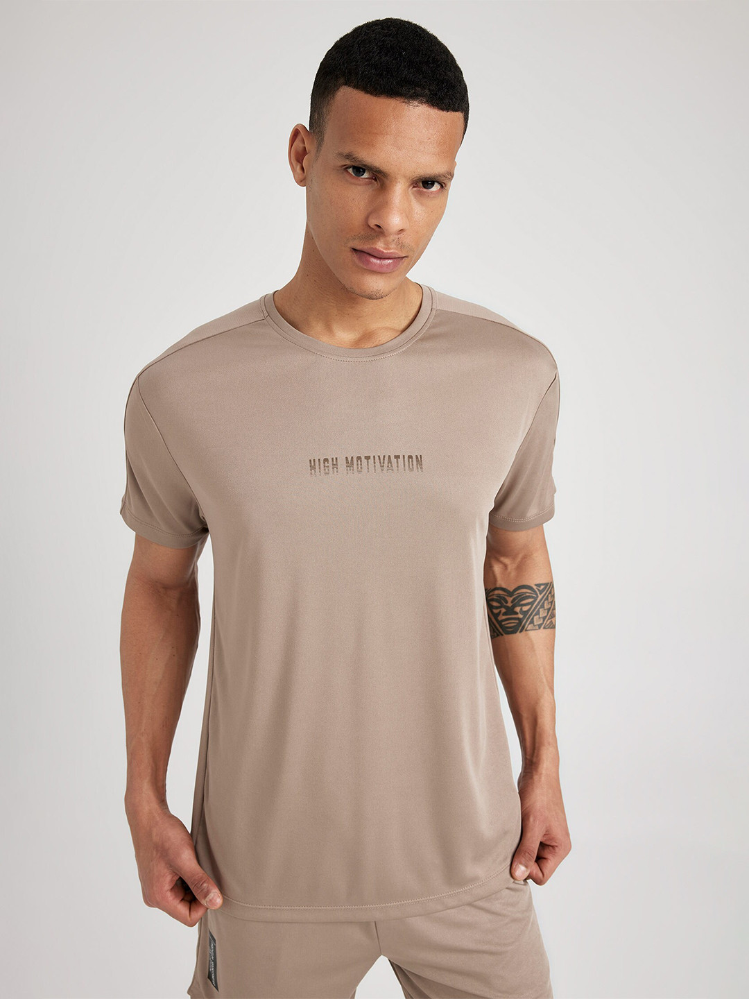

DeFacto Typography Printed Extended Sleeves T-shirt, Beige