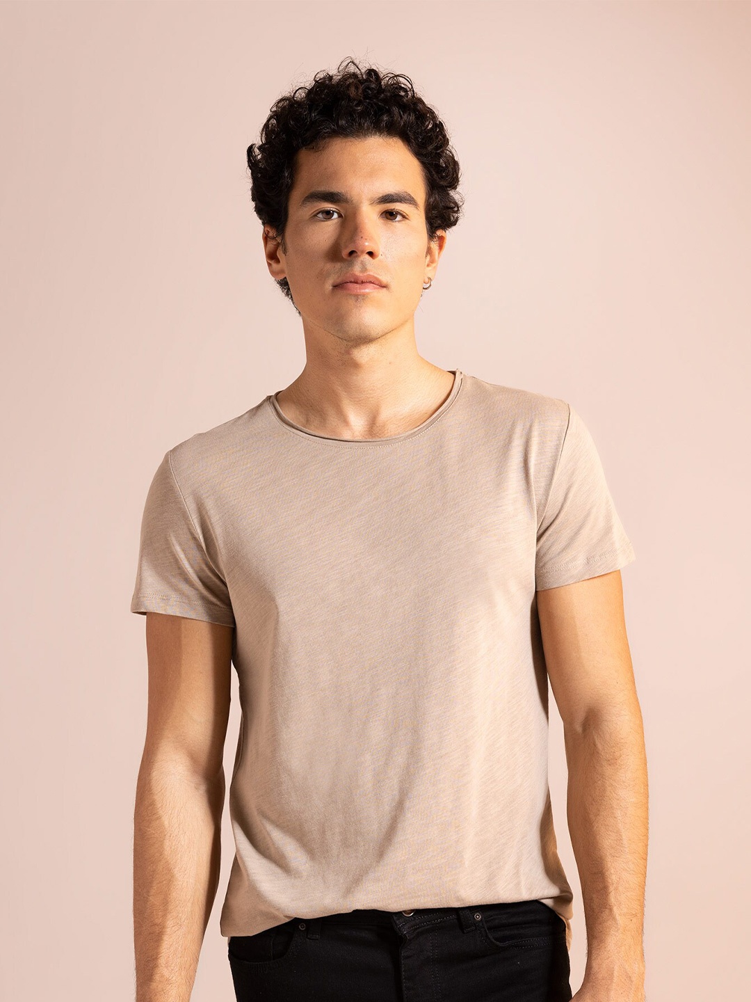 

DeFacto Round Neck Raw Edge T-shirt, Na