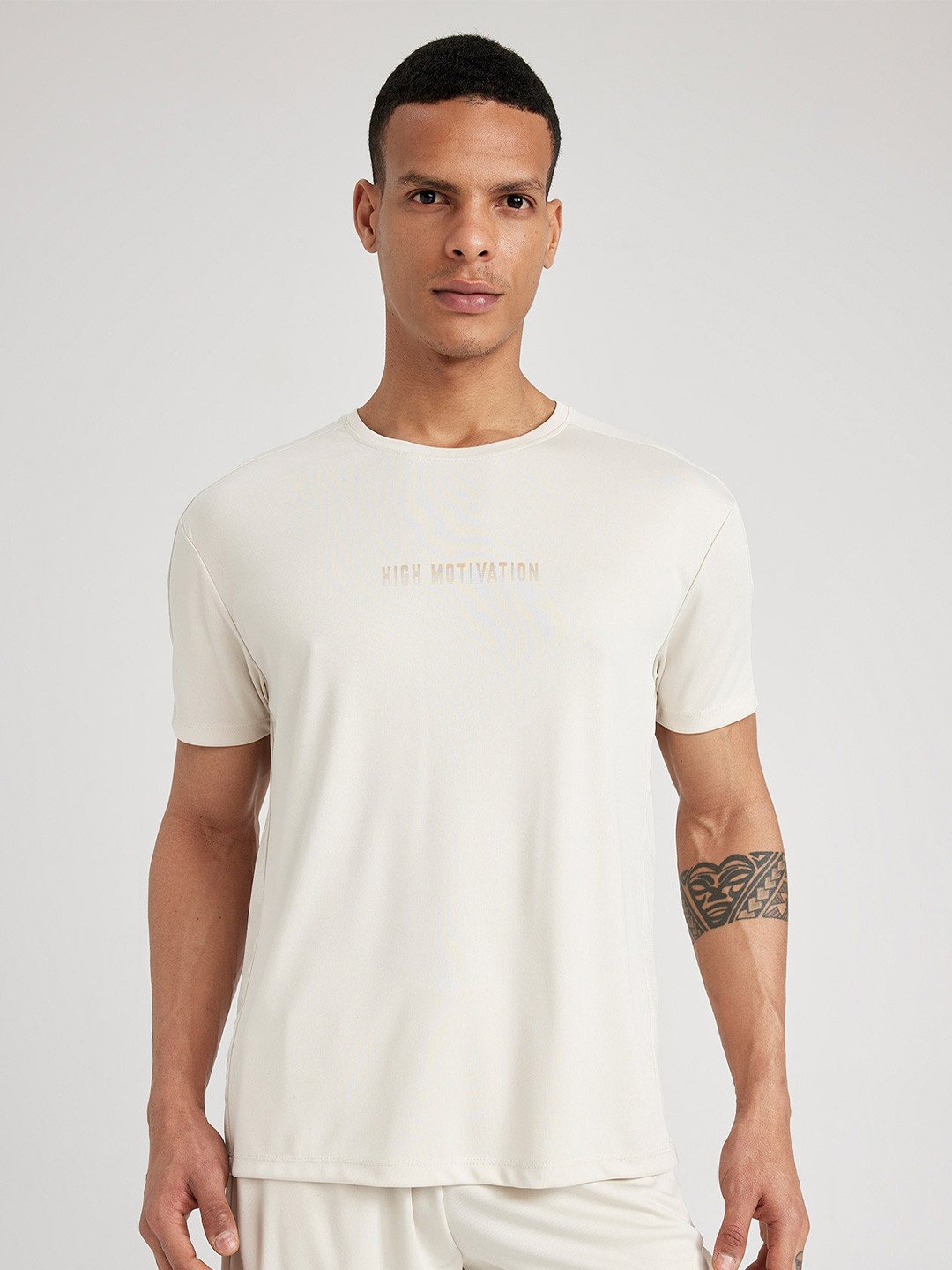 

DeFacto Men Typography Printed T-shirt, Beige