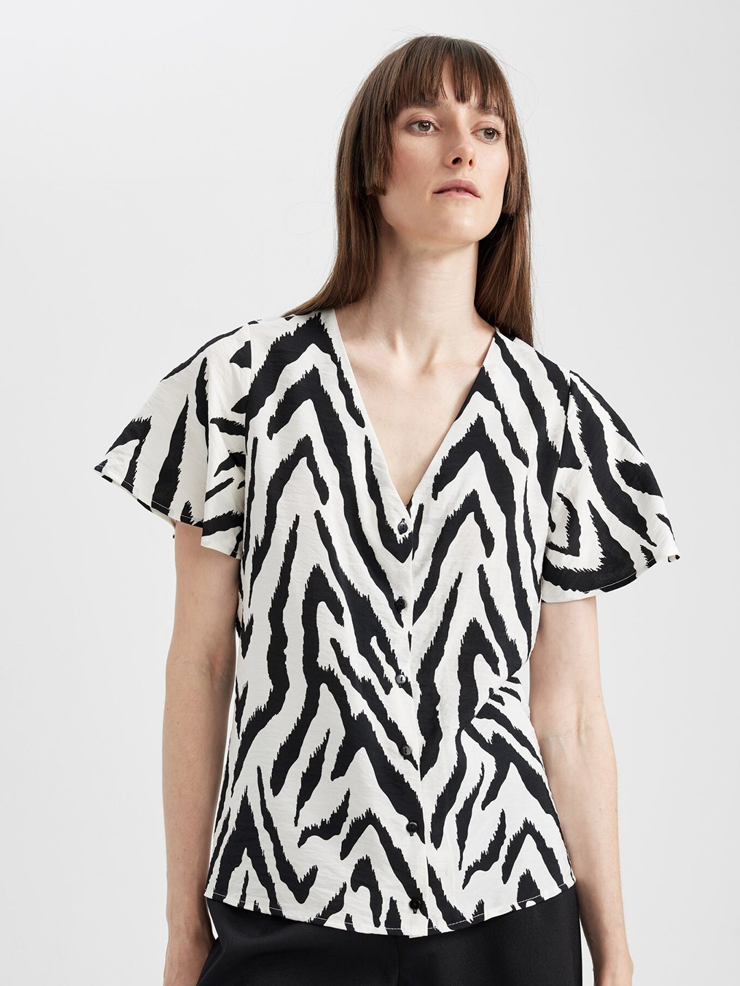

DeFacto Animal Printed Flared Sleeves V-Neck Top, White