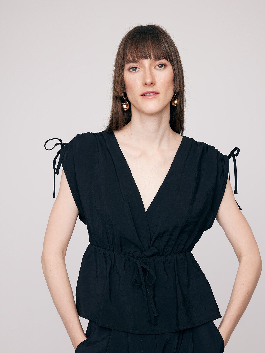 

DeFacto V-Neck Cinched Waist Top, Navy blue