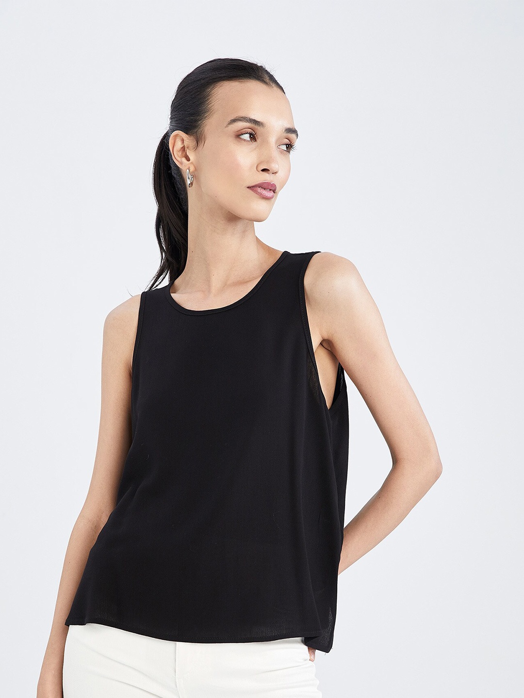 

DeFacto Round Neck Top, Black