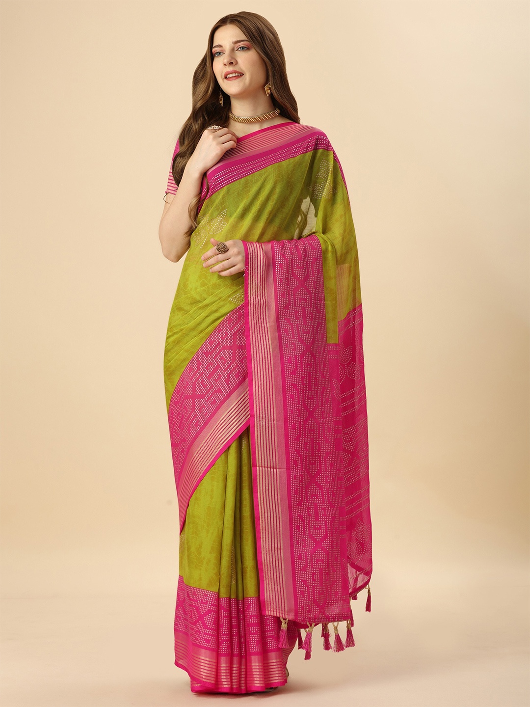

Mitera Green & Pink Floral Printed Saree