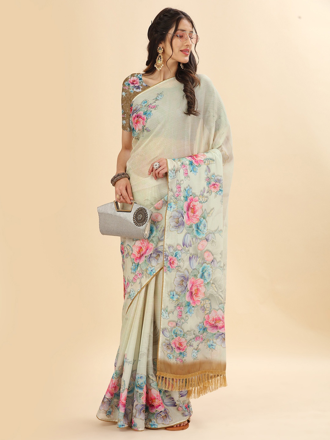 

Mitera Cream-Coloured & Pink Floral Printed Satin Saree