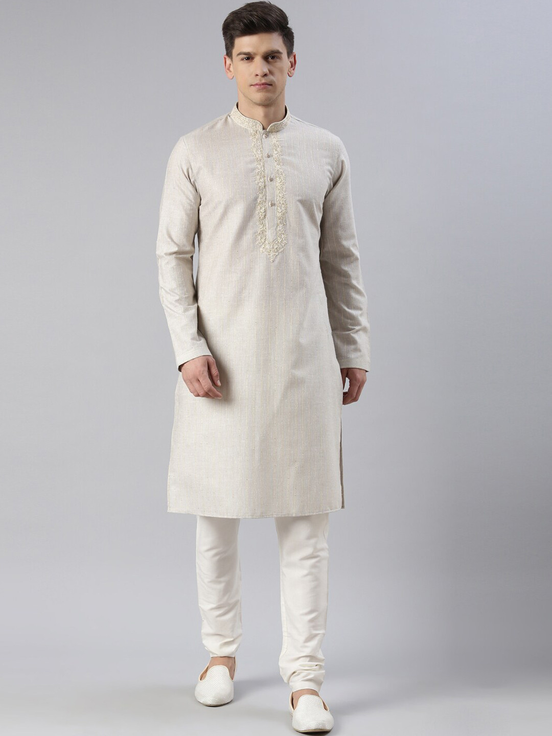 

TheEthnic.Co Embroidered Mandarin Collar Kurta With Churidar, Grey