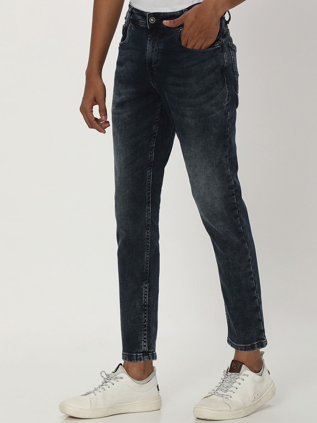 

Mufti Men Clean Look Mid Rise Heavy Fade Stretchable Jeans, Blue