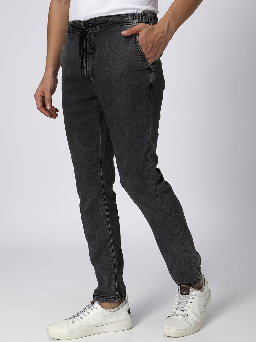 

Mufti Men Low-Rise Stretchable Jeans, Black