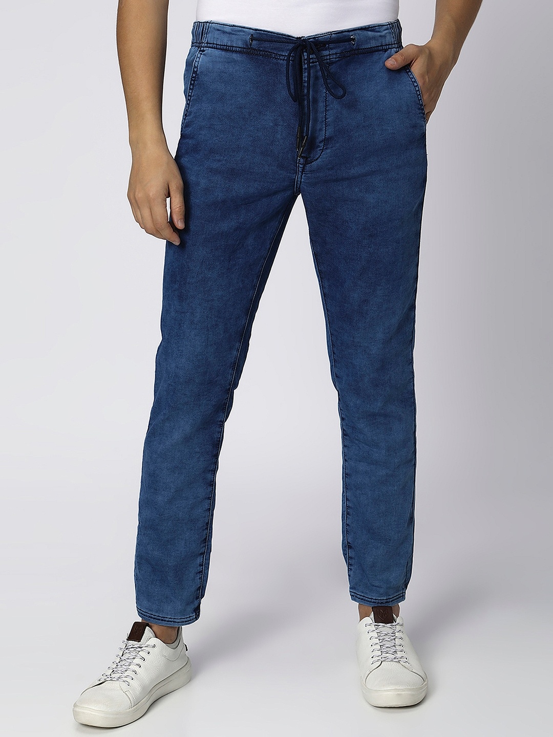 

Mufti Men Low-Rise Light Fade Stretchable Clean Look Jeans, Blue