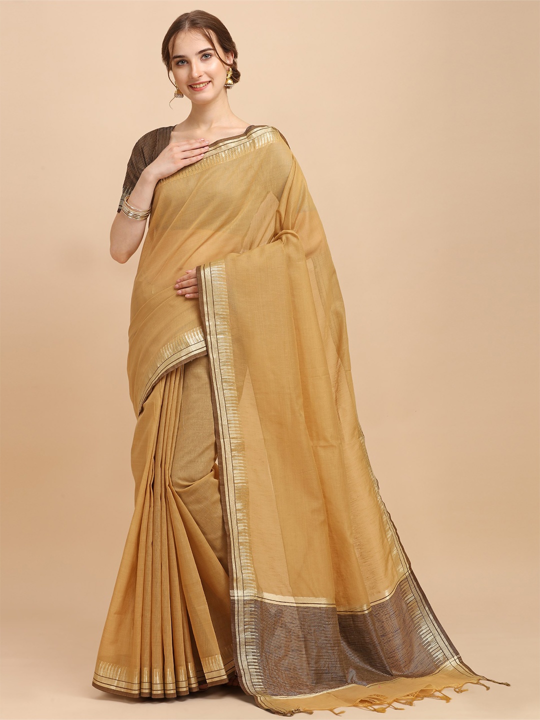 

VISHNU WEAVES Zari Linen Blend Saree, Beige