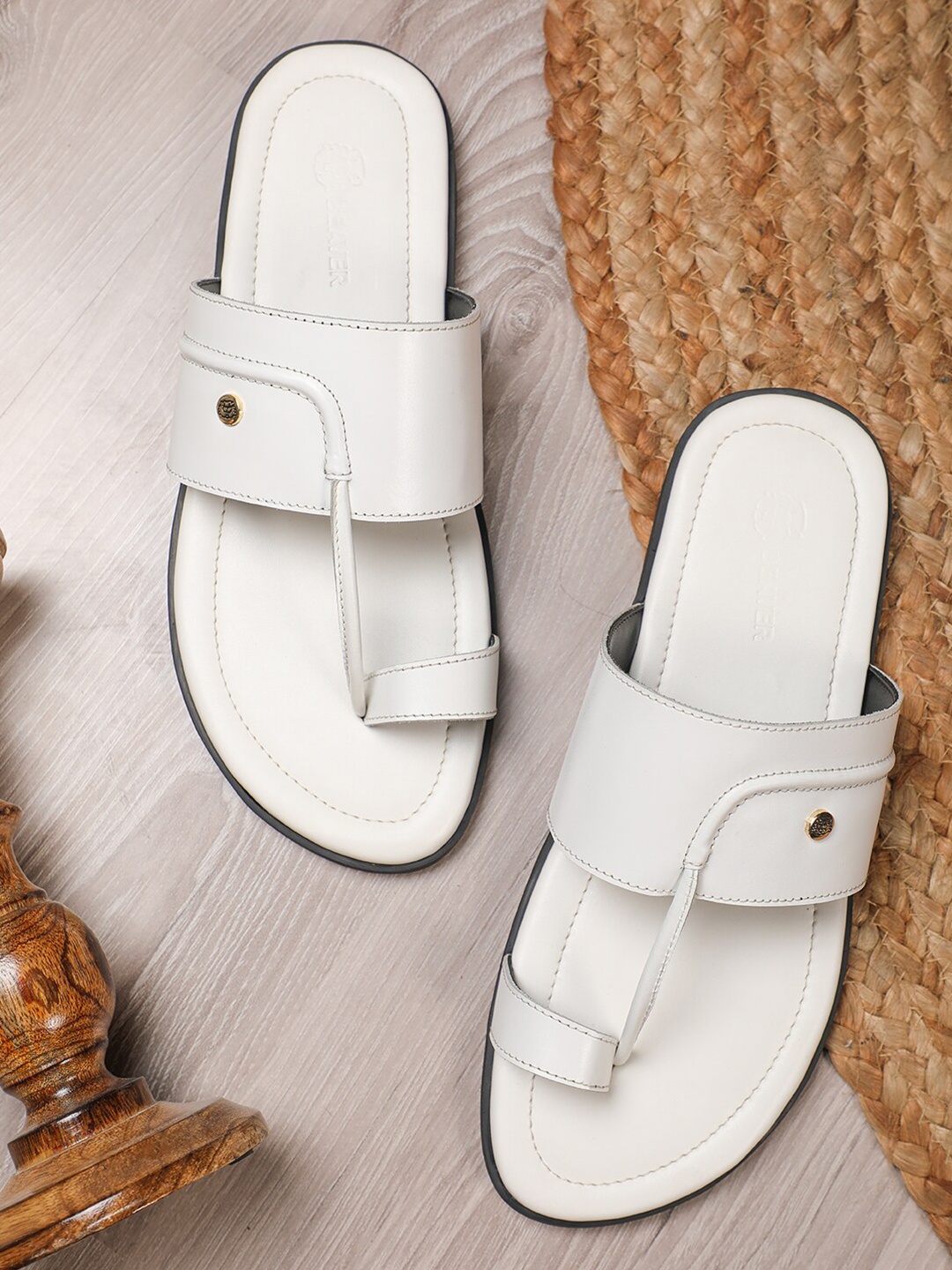 

BEAVER Men Open One Leather Comfort Sandals, White