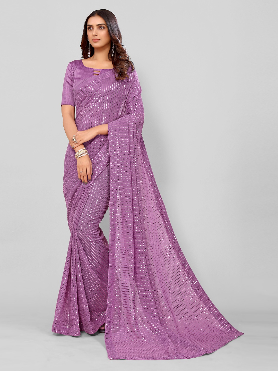 

DIVASTRI Embellished Sequinned Saree, Purple