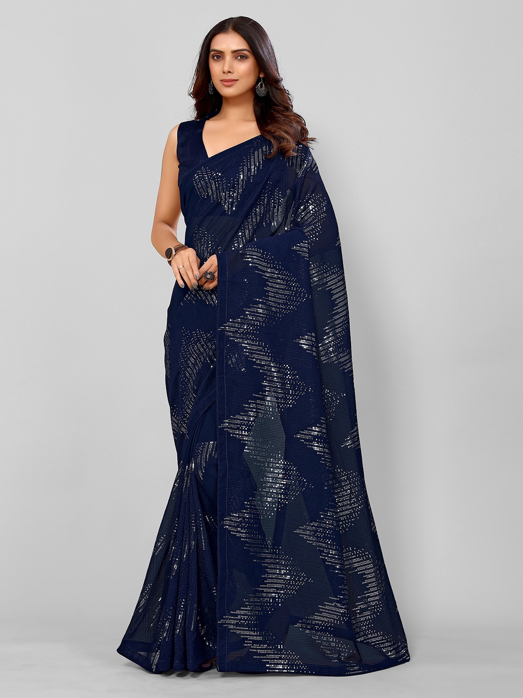 

DIVASTRI Embellished Sequinned Saree, Navy blue