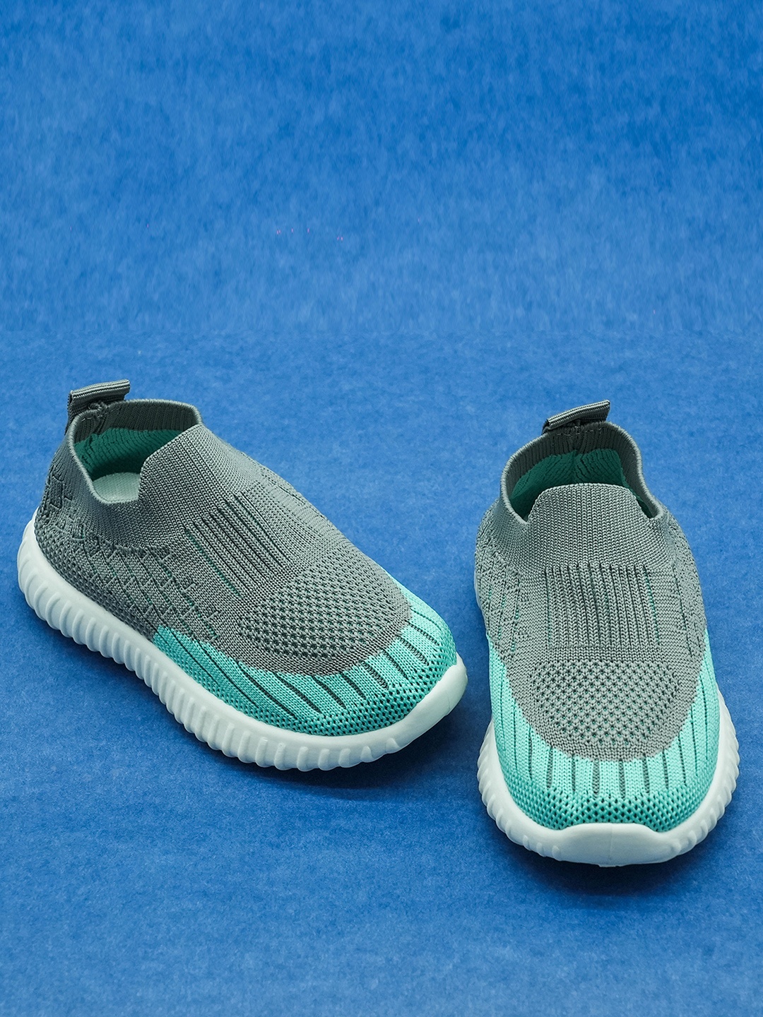 

FEETWELL SHOES Kids Woven Design Slip-On Sneakers, Grey
