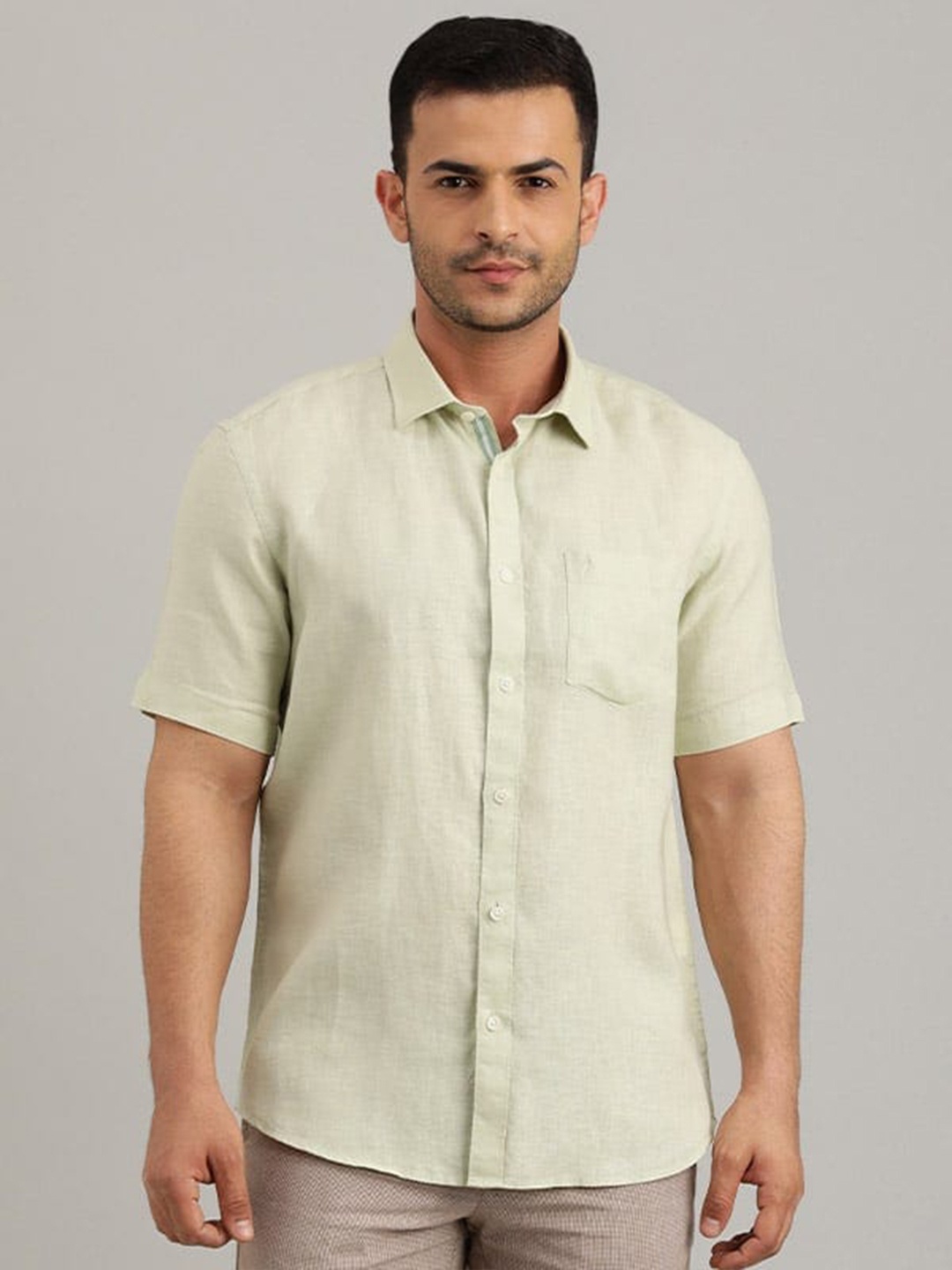 

Indian Terrain Spread Collar Chiseled Slim Fit Opaque Pure Linen Casual Shirt, Green