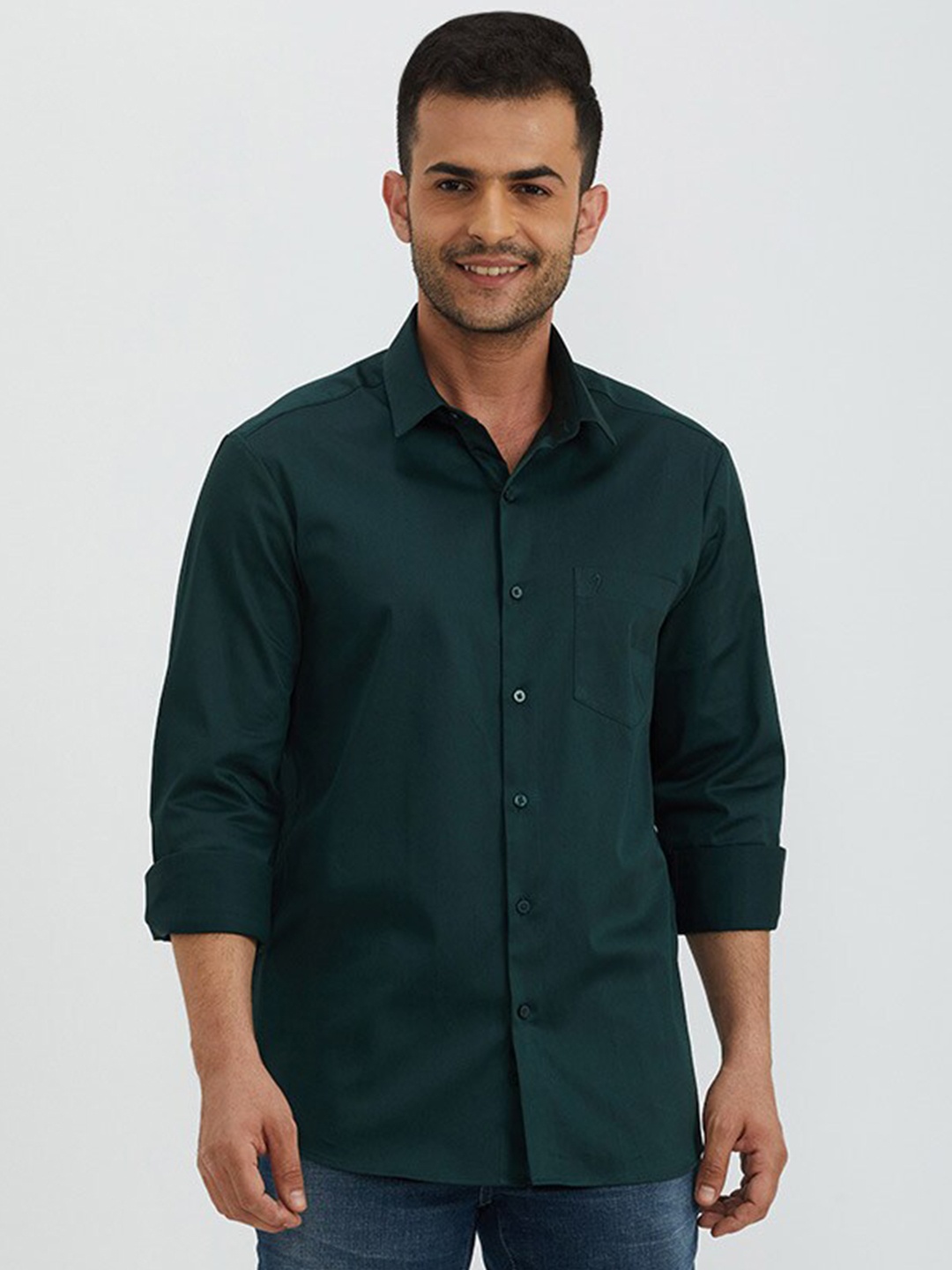 

Indian Terrain Spread Collar Chiseled Fit Slim Fit Cotton Casual Shirt, Green