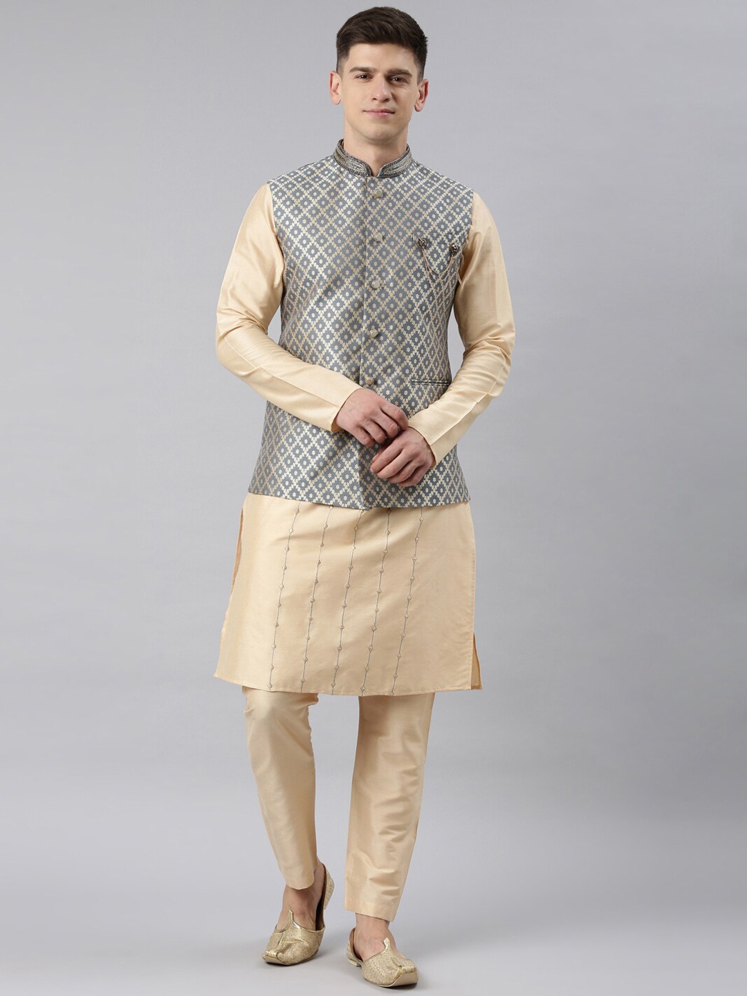 

TheEthnic.Co Striped Thread Work Regular Pure Silk Kurta with Pyjamas & Nehru Jacket, Cream
