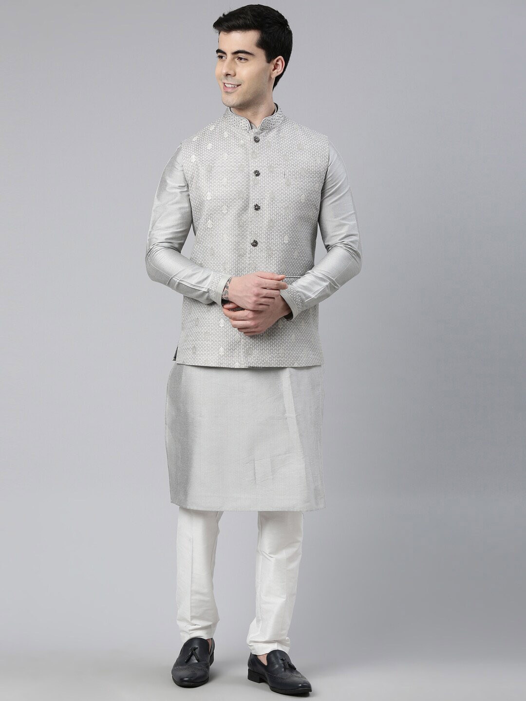 

TheEthnic.Co Regular Kurta & Pyjamas with Self Design Nehru Jacket, Grey