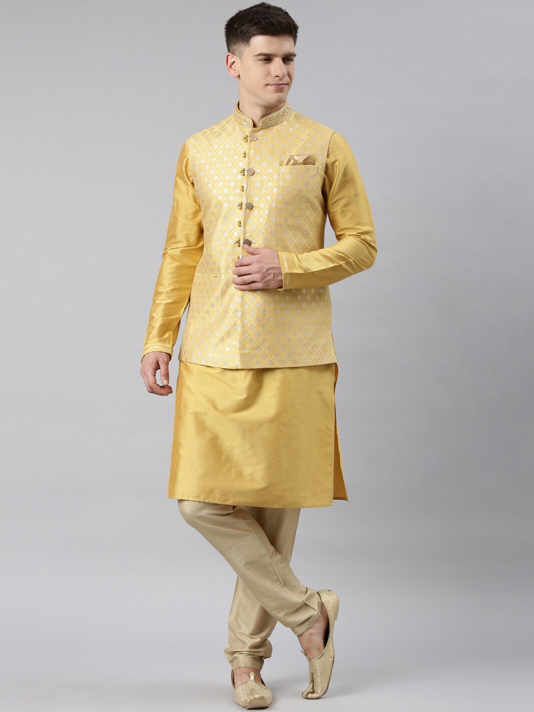 

TheEthnic.Co Regular Banarasi Kurta & Pyjamas with Self Design Nehru Jacket, Gold