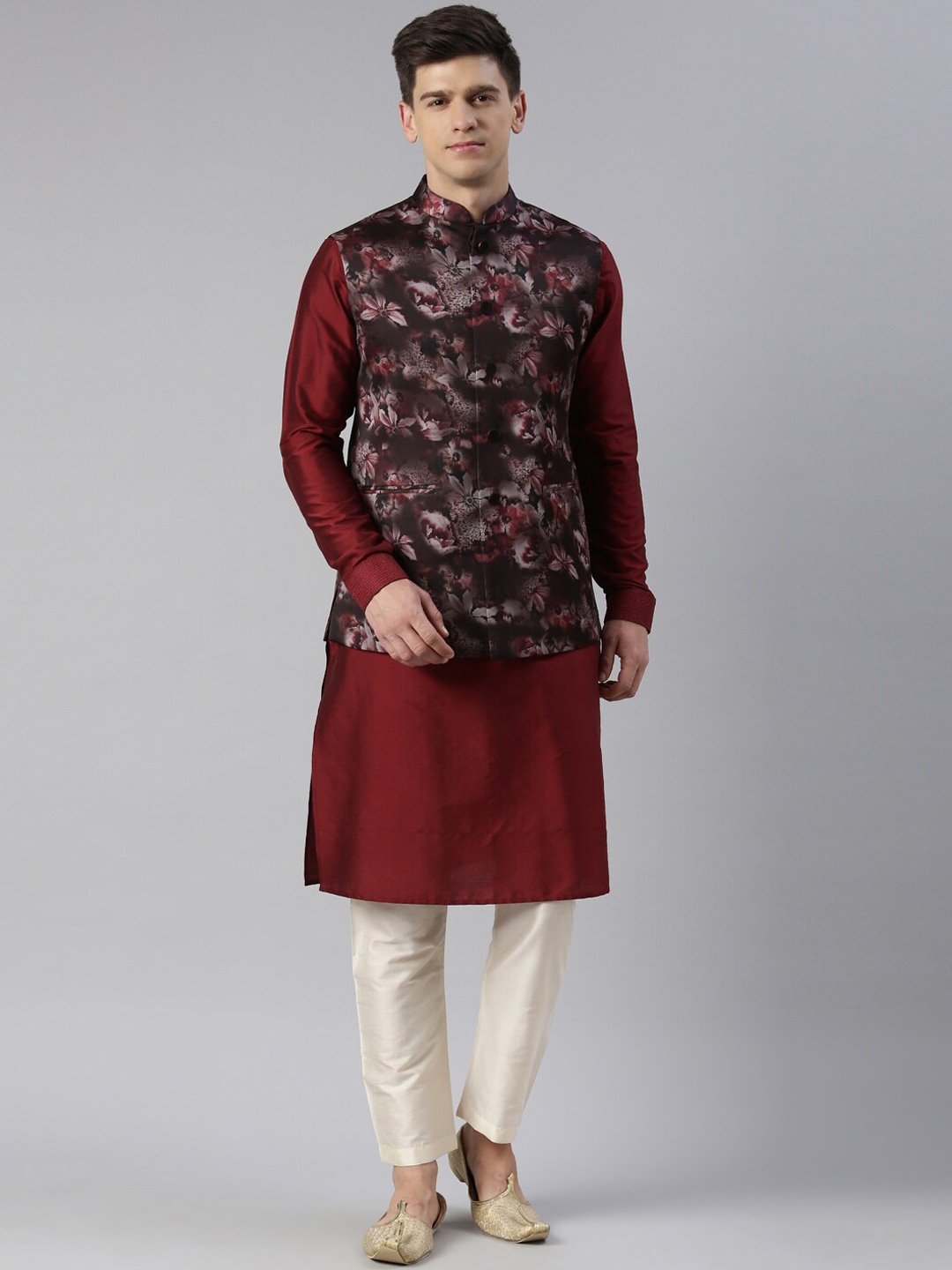 

TheEthnic.Co Manadrin Collar Straight Kurta with Pyjamas & Nehru Jacket, Maroon