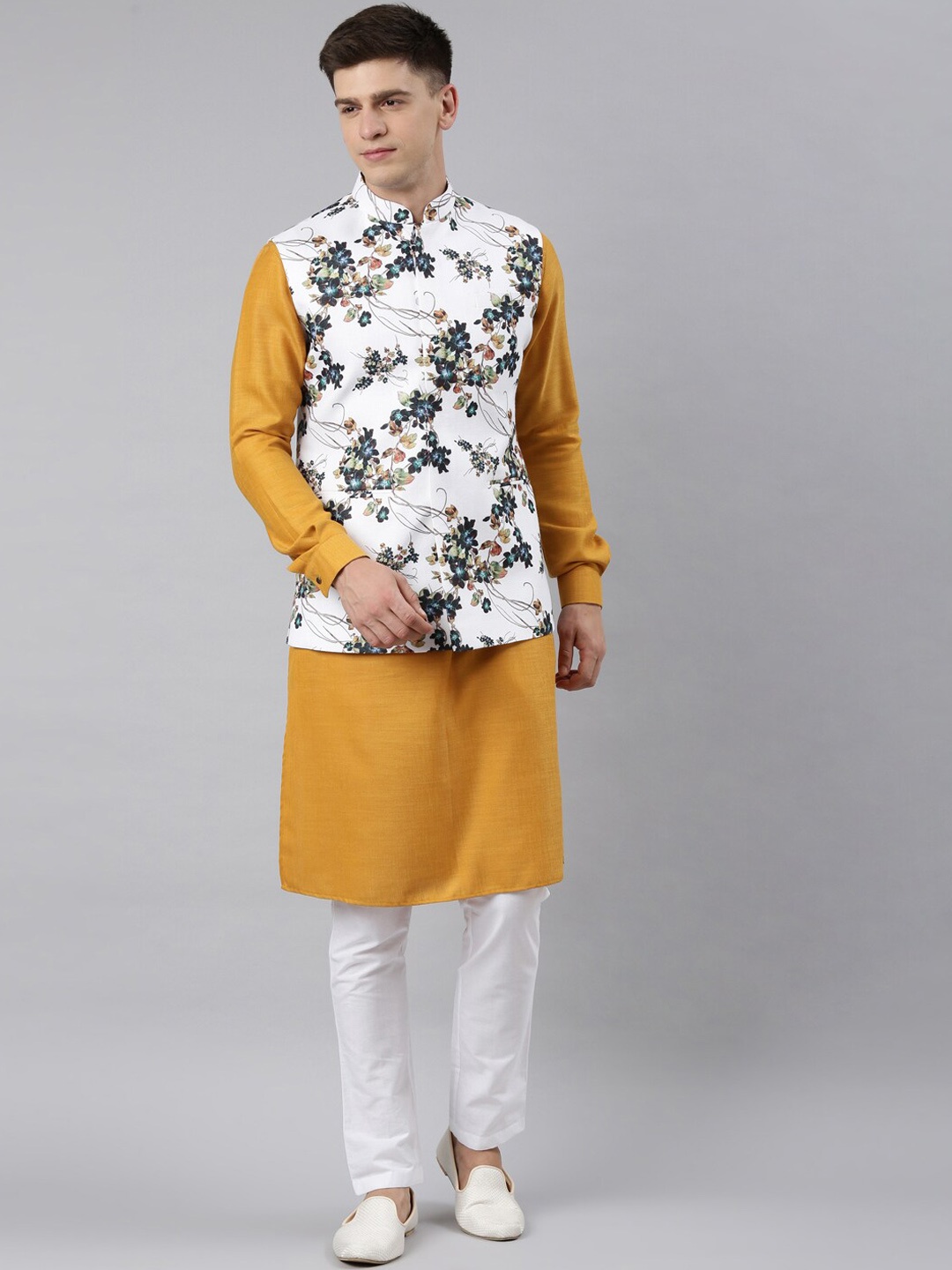 

TheEthnic.Co Floral Printed Mandarin Collar Jacket Kurta With Pyjamas, Mustard