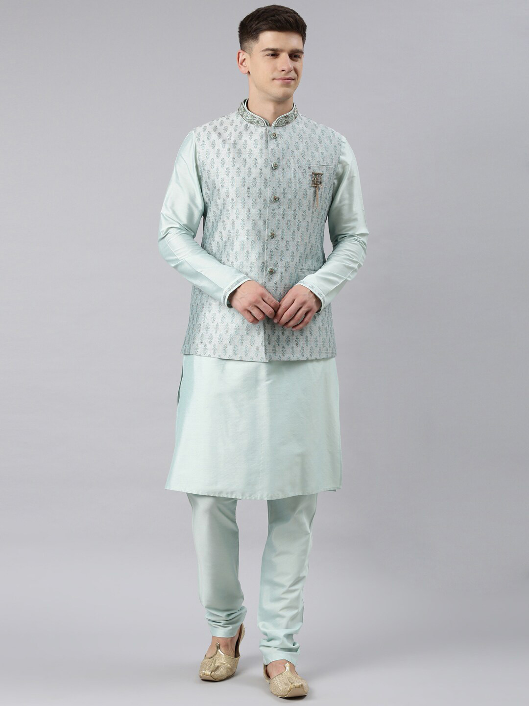 

TheEthnic.Co Mandarin Collar Kurta with Churidar & Woven Design Nehru Jacket, Blue