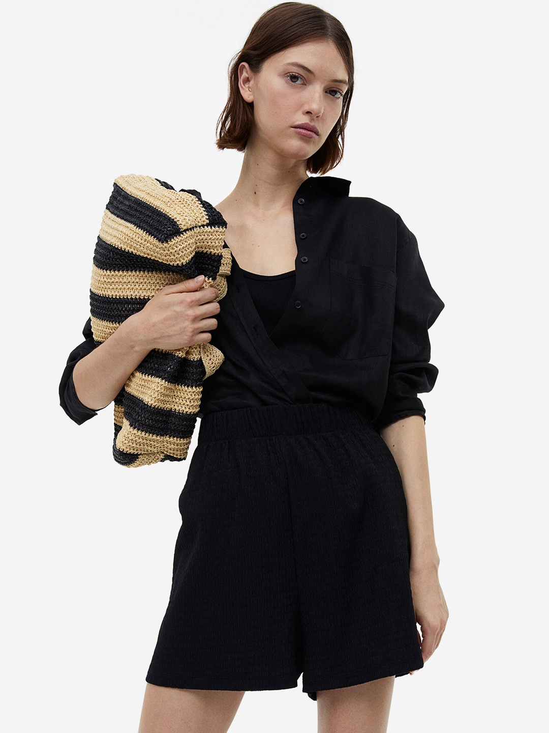 

H&M Women Crepe Shorts, Black