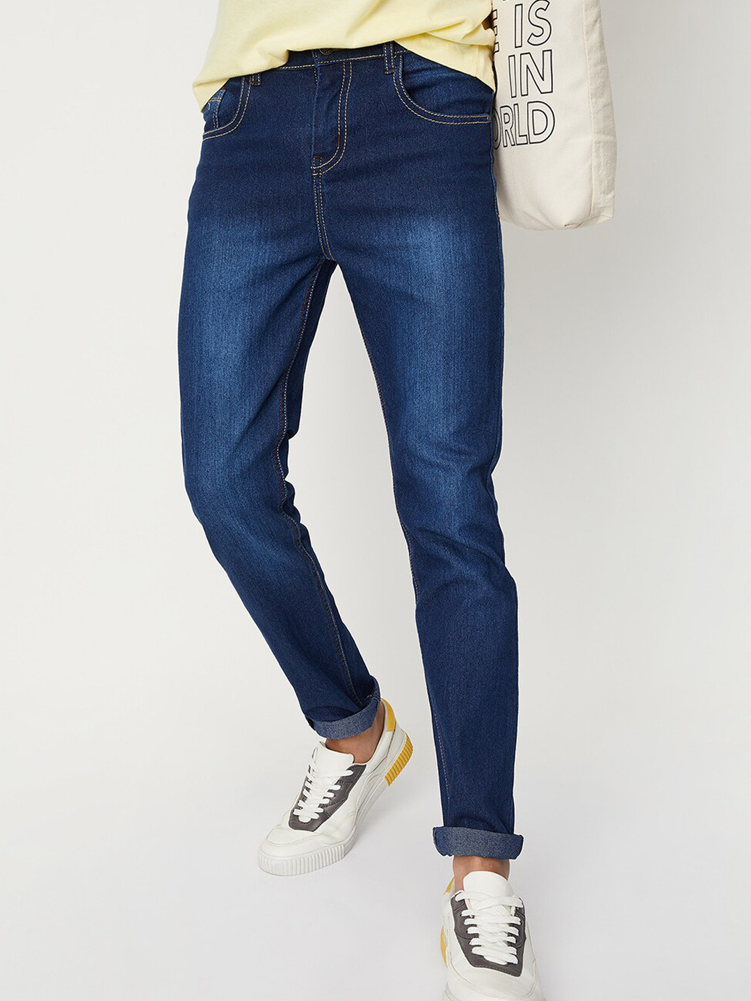 

max Boys Mid-Rise Clean Look Light Fade Jeans, Blue