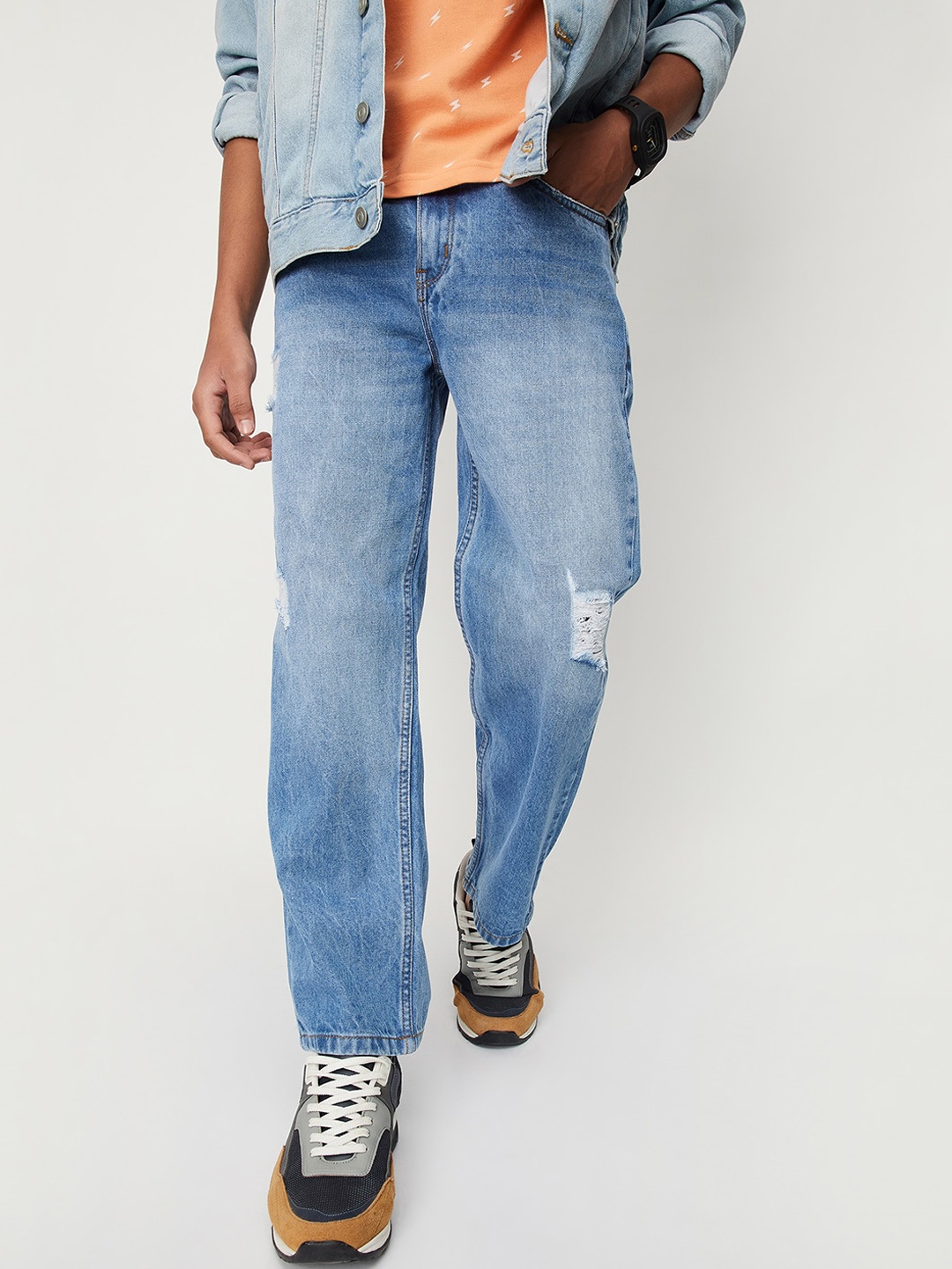 

max Boys Mildly Distressed Light Fade Mid Rise Whiskers Stretchable Jeans, Blue