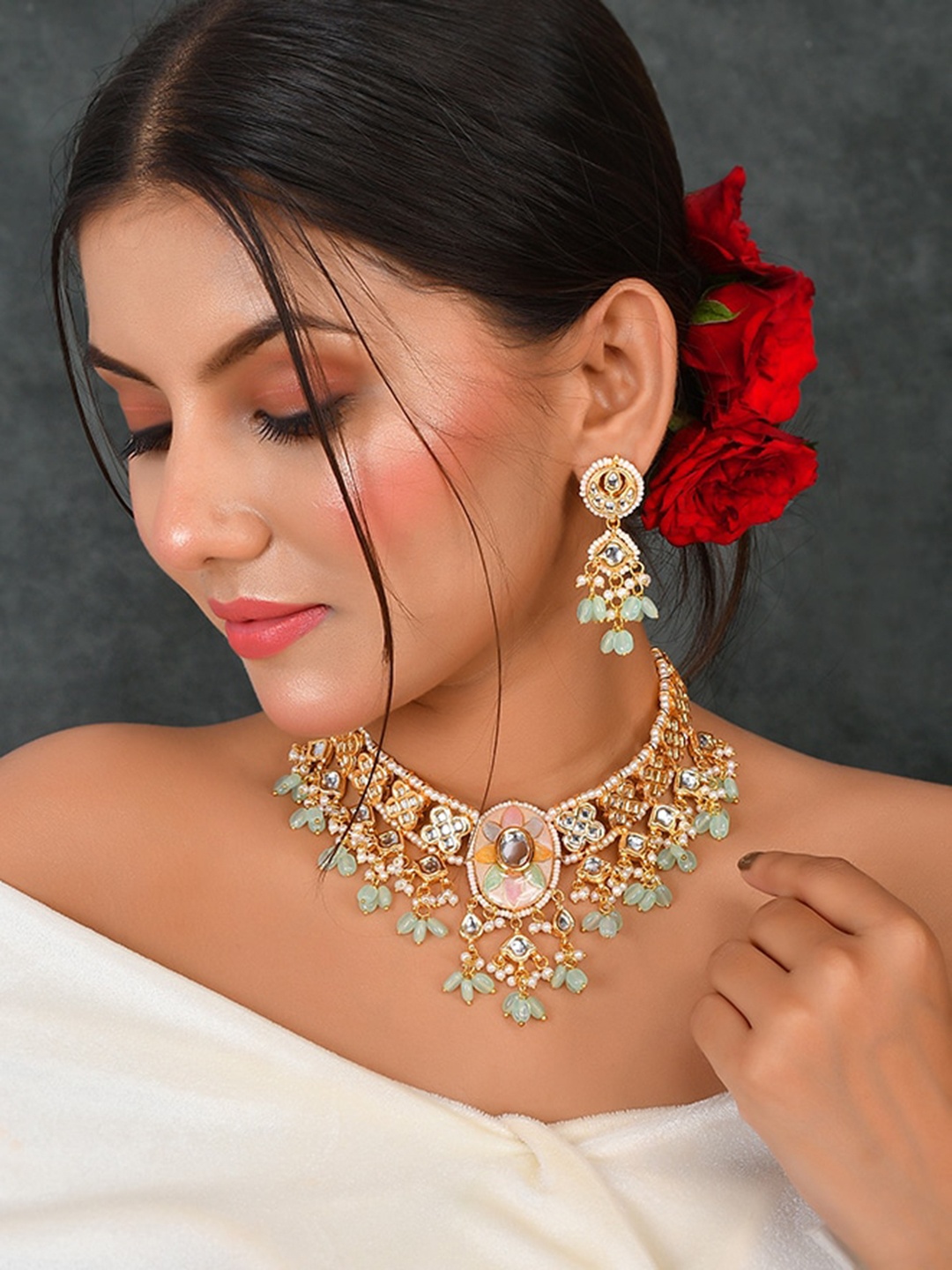 

DASTOOR Gold-Plated Kundan Studded & Beaded Jewellery Set