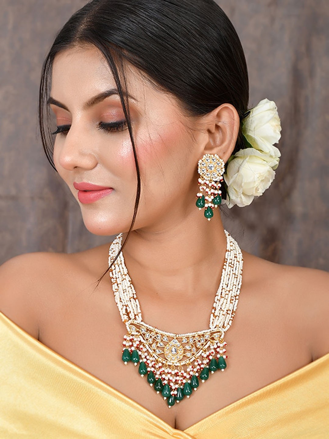 

DASTOOR Gold-Plated Kundan-Studded & Beaded Jewellery Set