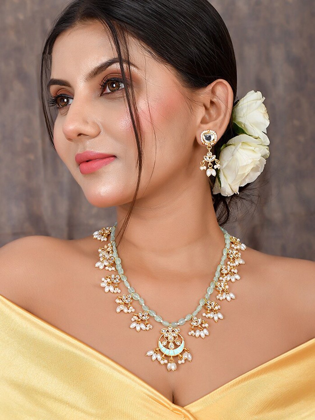 

DASTOOR Gold-Plated Kundan Studded & Beaded Jewellery Set