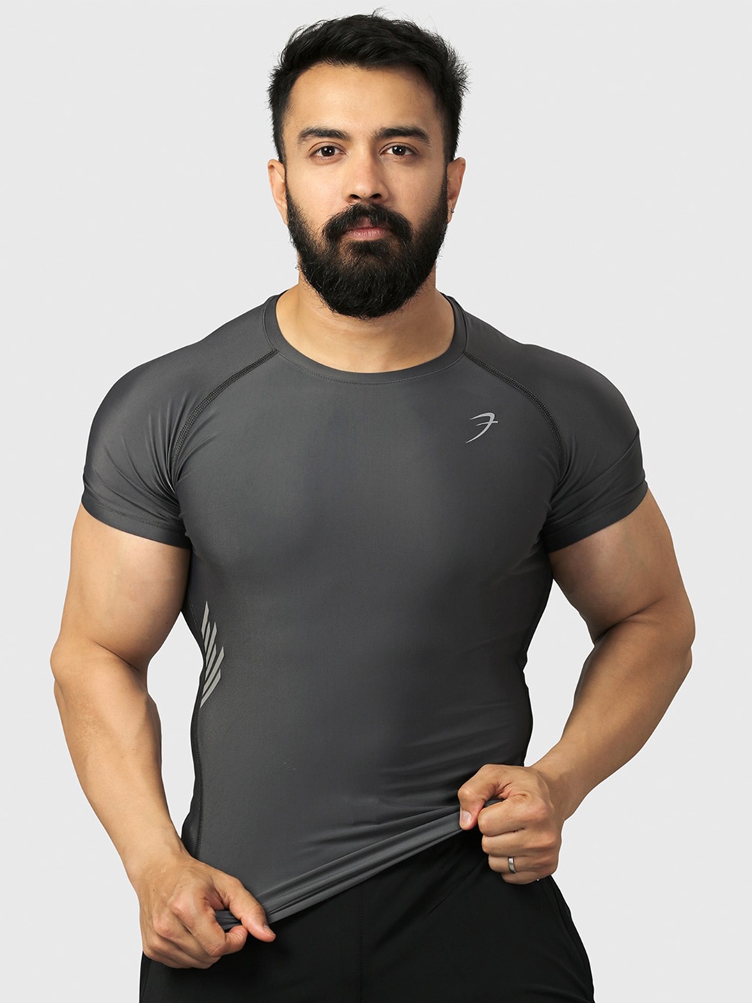 

FUAARK Raglan Sleeves Moisture Wicking Compression Fit Gym T-shirt, Grey